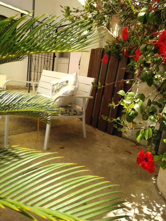 Casale Hibiscus Vila Santa Maria del Focallo Exterior foto